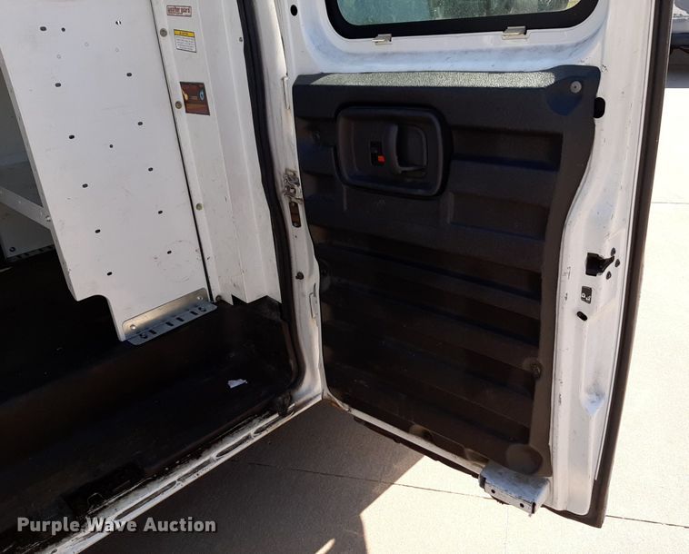 image for item DP2746 2005 Chevrolet  Express 2500 van