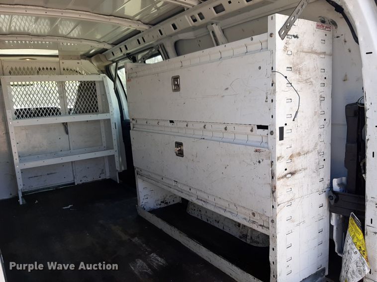 image for item DP2746 2005 Chevrolet  Express 2500 van