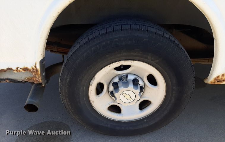 image for item DP2746 2005 Chevrolet  Express 2500 van