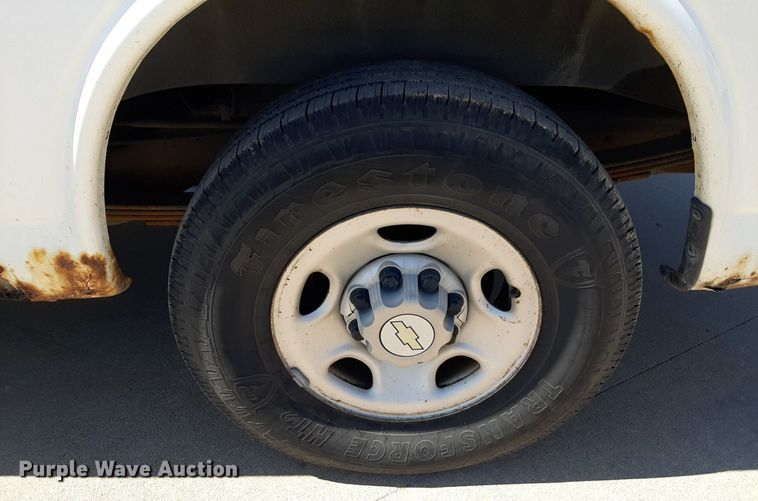 image for item DP2746 2005 Chevrolet  Express 2500 van