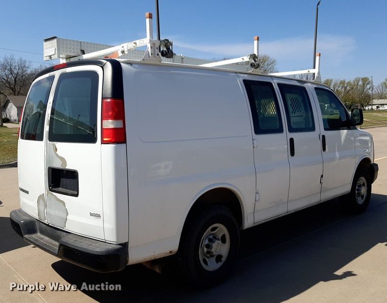 image for item DP2747 2008 Chevrolet Express 2500 van