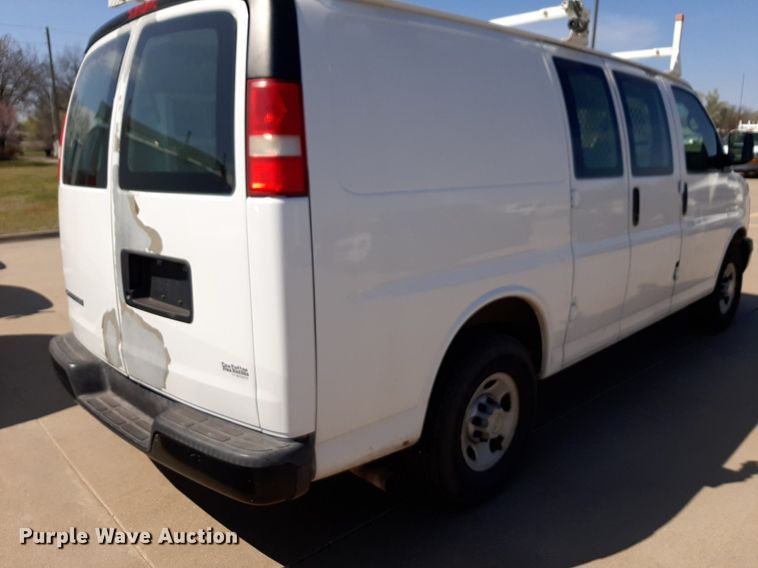 image for item DP2747 2008 Chevrolet Express 2500 van