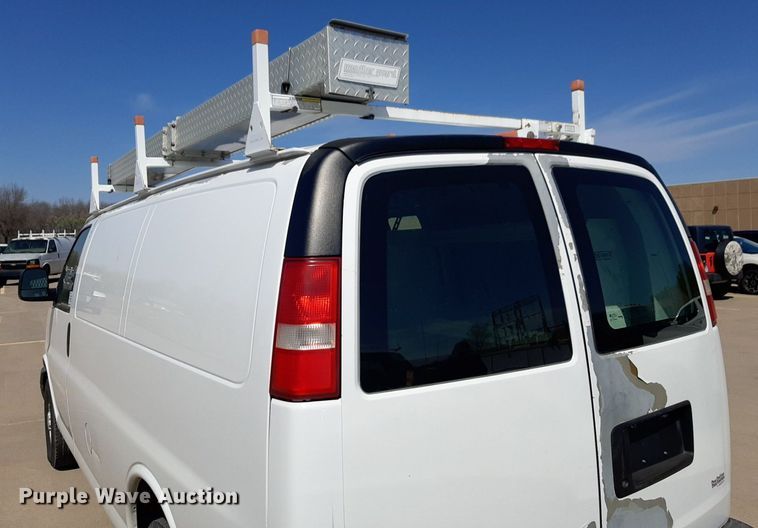 image for item DP2747 2008 Chevrolet Express 2500 van