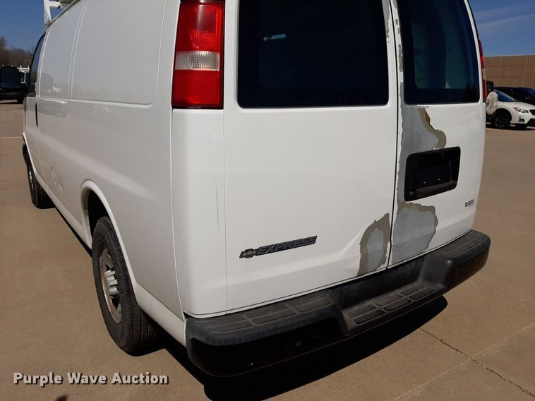 image for item DP2747 2008 Chevrolet Express 2500 van