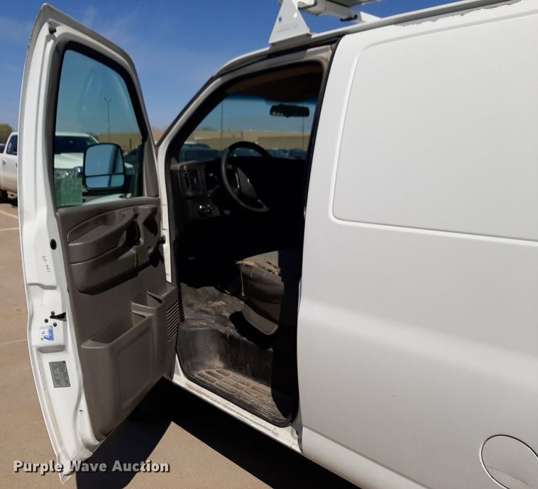 image for item DP2747 2008 Chevrolet Express 2500 van