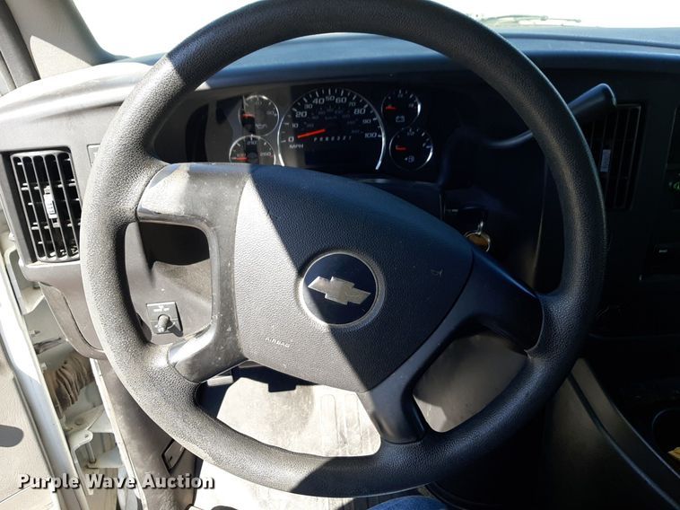 image for item DP2747 2008 Chevrolet Express 2500 van