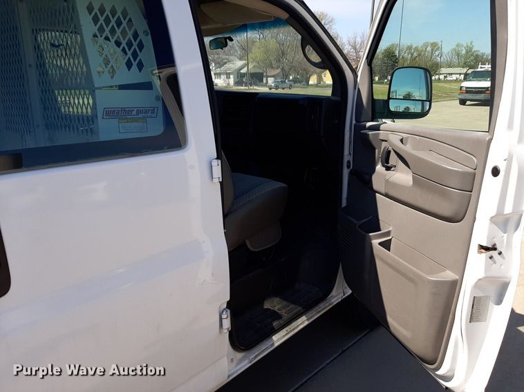 image for item DP2747 2008 Chevrolet Express 2500 van