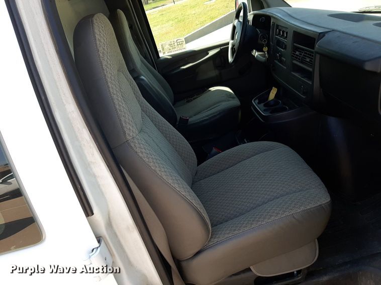 image for item DP2747 2008 Chevrolet Express 2500 van