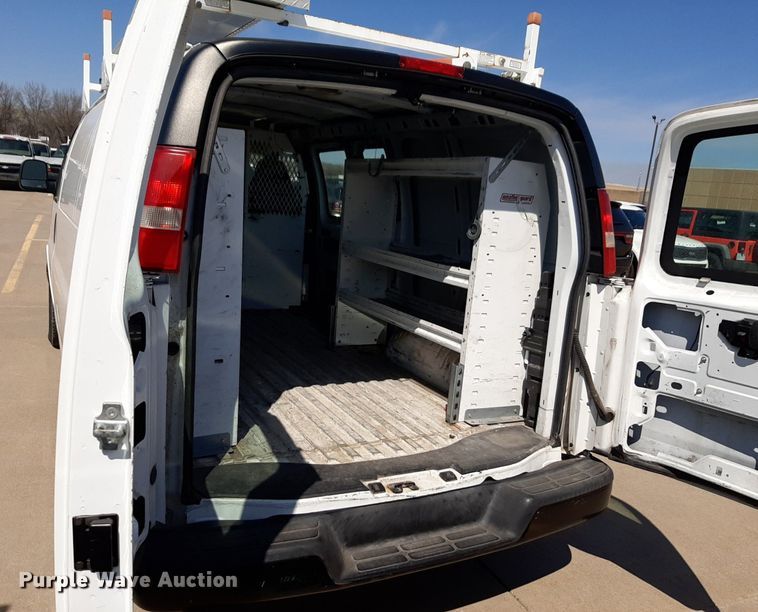 image for item DP2747 2008 Chevrolet Express 2500 van
