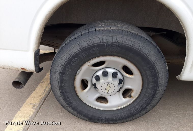 image for item DP2747 2008 Chevrolet Express 2500 van