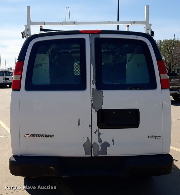 image for item DP2748 2007 Chevrolet Express 2500 van