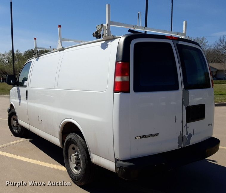 image for item DP2748 2007 Chevrolet Express 2500 van