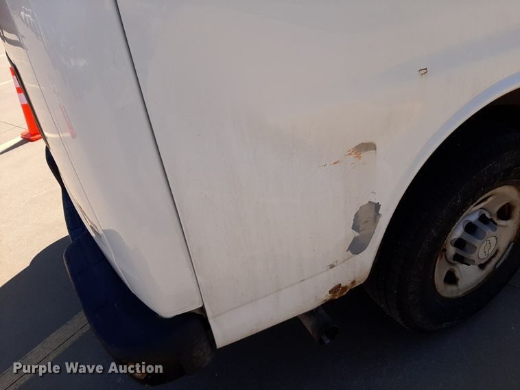 image for item DP2748 2007 Chevrolet Express 2500 van