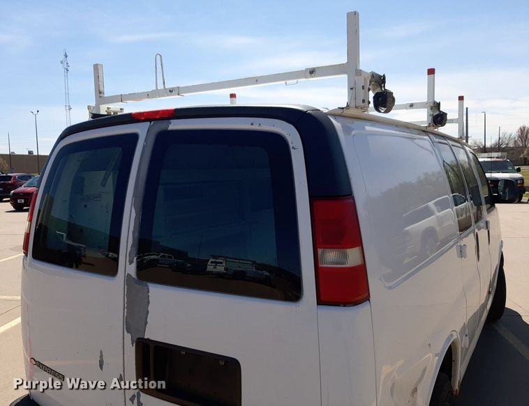 image for item DP2748 2007 Chevrolet Express 2500 van