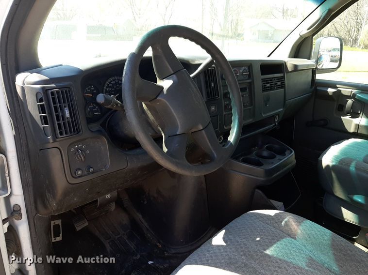 image for item DP2748 2007 Chevrolet Express 2500 van
