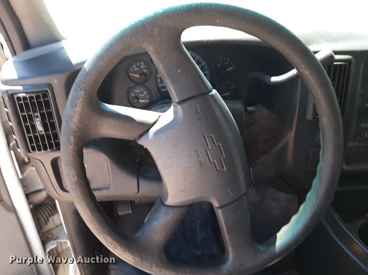 image for item DP2748 2007 Chevrolet Express 2500 van