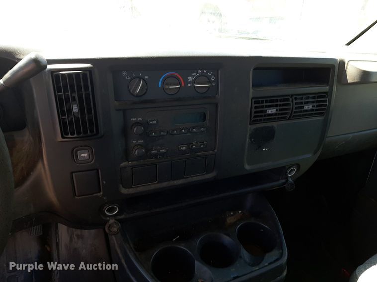 image for item DP2748 2007 Chevrolet Express 2500 van