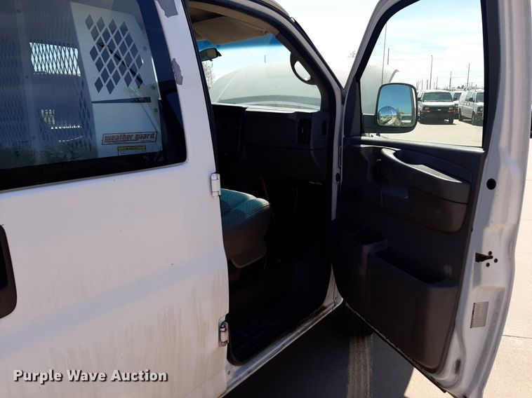 image for item DP2748 2007 Chevrolet Express 2500 van