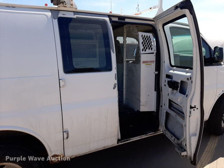 image for item DP2748 2007 Chevrolet Express 2500 van