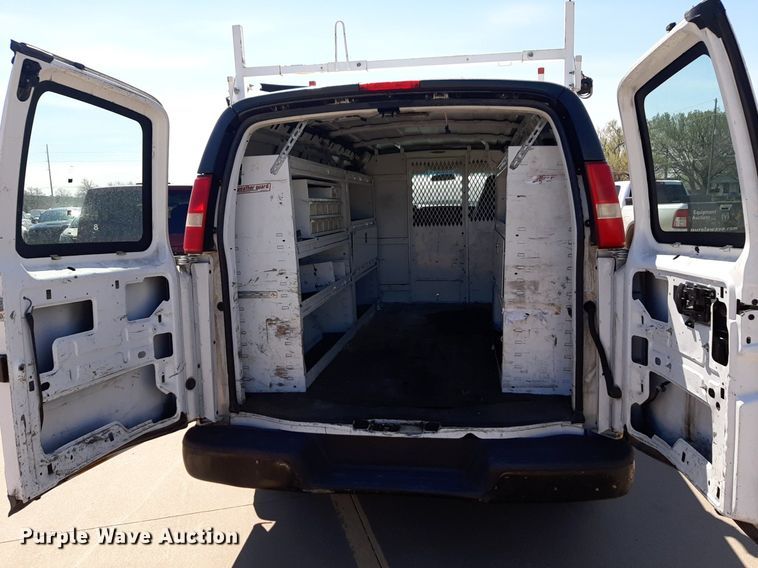image for item DP2748 2007 Chevrolet Express 2500 van