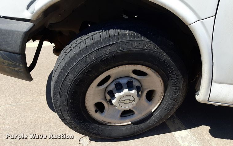 image for item DP2748 2007 Chevrolet Express 2500 van