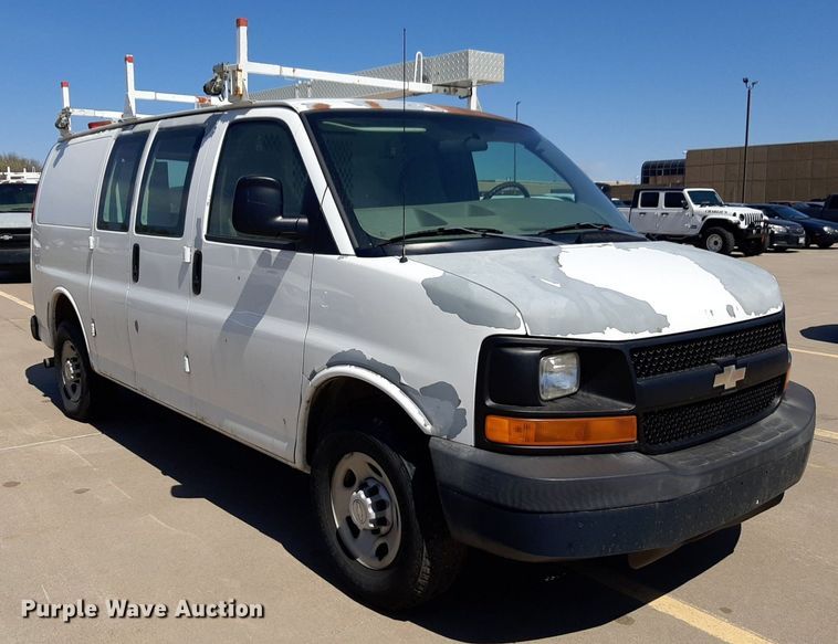 image for item DP2749 2007 Chevrolet Express 2500 van