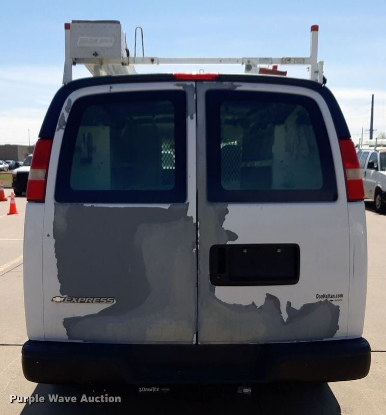 image for item DP2749 2007 Chevrolet Express 2500 van