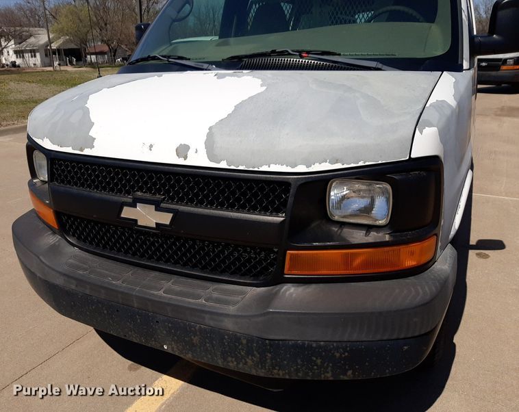 image for item DP2749 2007 Chevrolet Express 2500 van