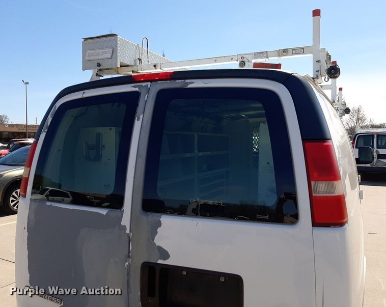 image for item DP2749 2007 Chevrolet Express 2500 van