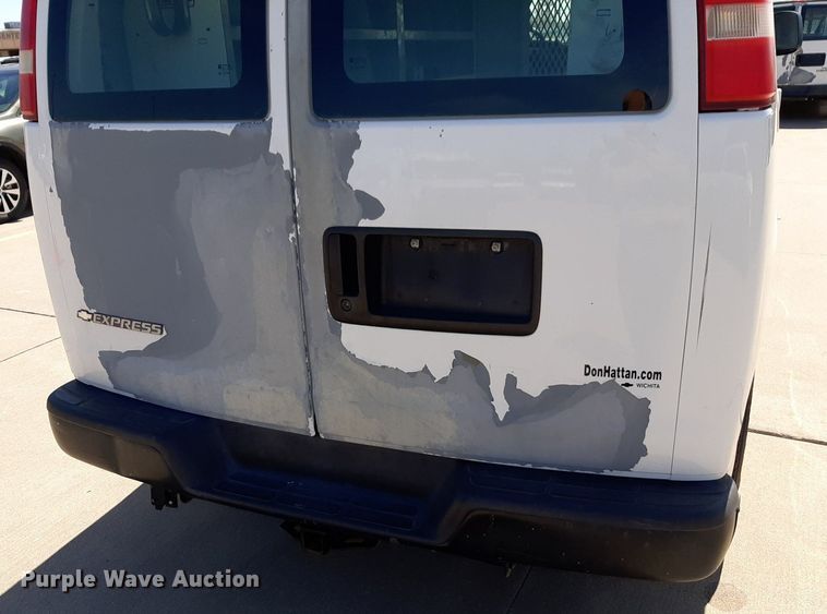 image for item DP2749 2007 Chevrolet Express 2500 van