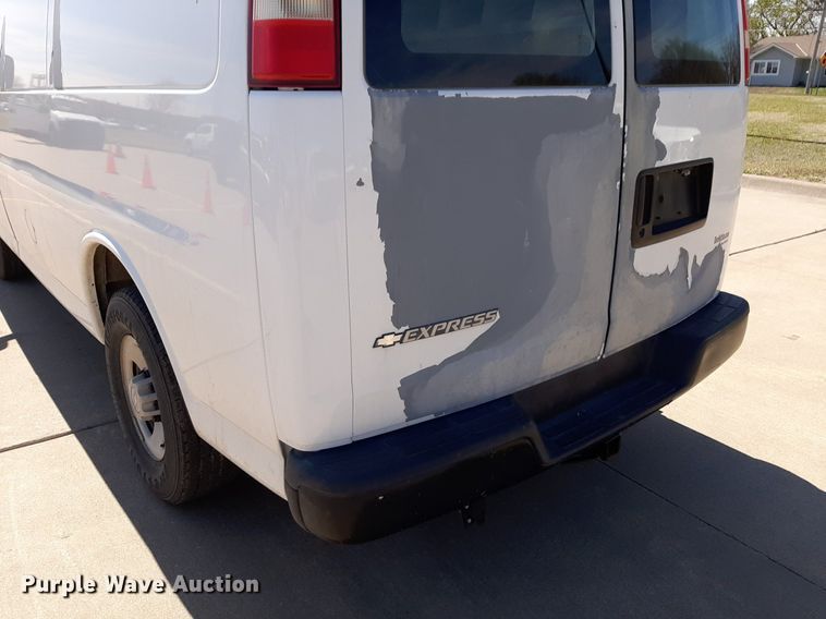image for item DP2749 2007 Chevrolet Express 2500 van