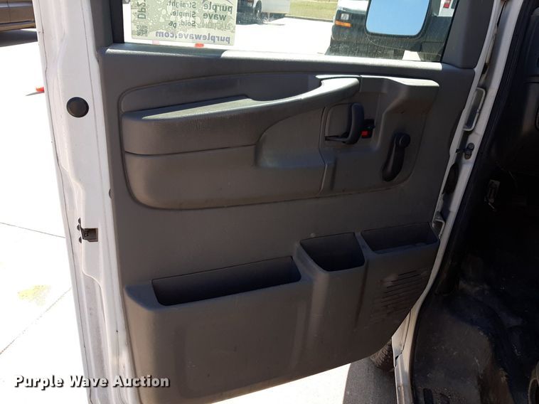 image for item DP2749 2007 Chevrolet Express 2500 van