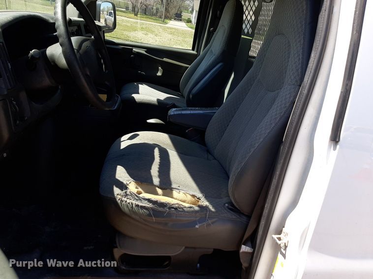 image for item DP2749 2007 Chevrolet Express 2500 van