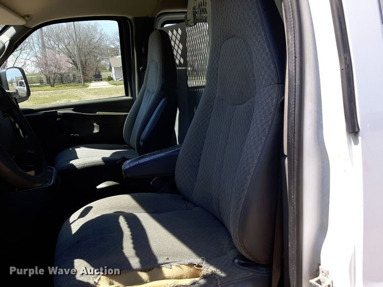 image for item DP2749 2007 Chevrolet Express 2500 van