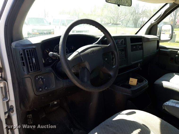 image for item DP2749 2007 Chevrolet Express 2500 van