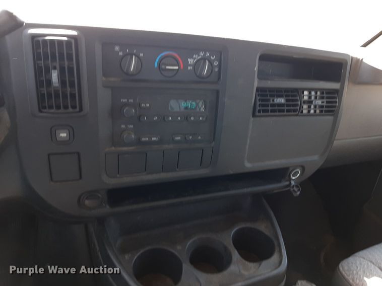 image for item DP2749 2007 Chevrolet Express 2500 van
