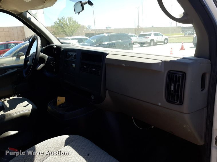 image for item DP2749 2007 Chevrolet Express 2500 van