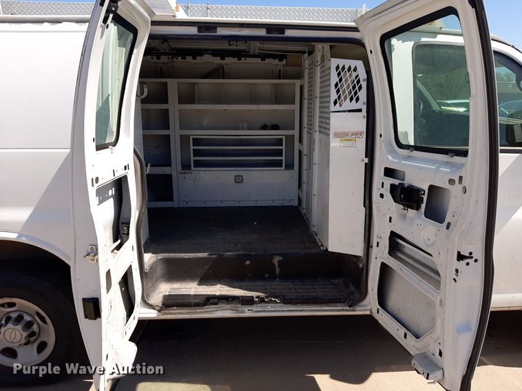 image for item DP2749 2007 Chevrolet Express 2500 van