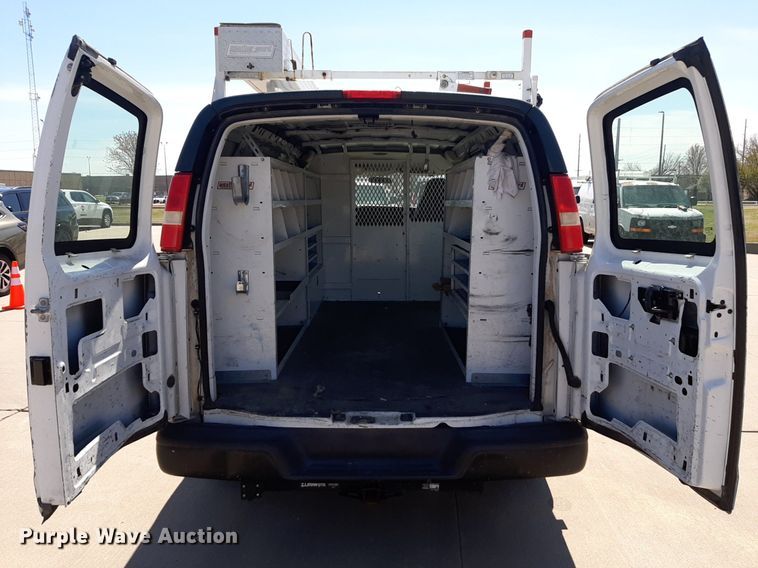 image for item DP2749 2007 Chevrolet Express 2500 van