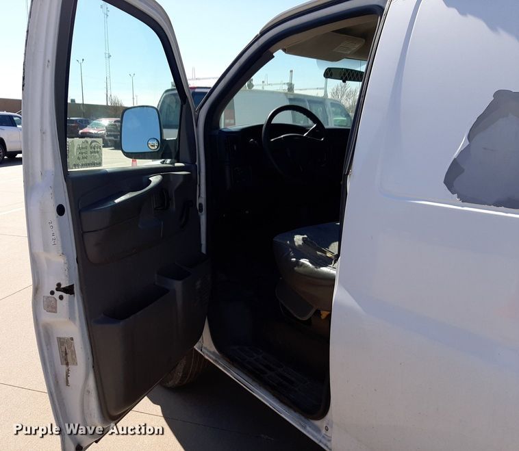 image for item DP2751 2007 Chevrolet  Express 2500 van