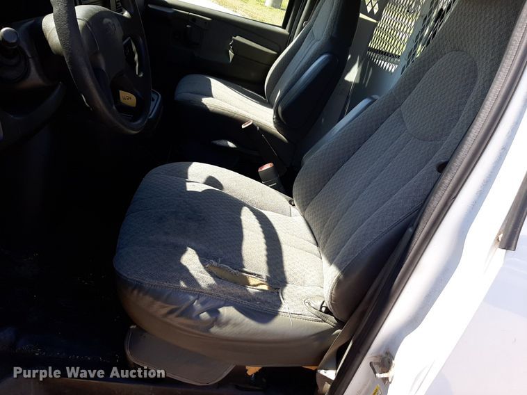 image for item DP2751 2007 Chevrolet  Express 2500 van
