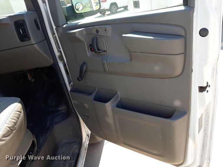 image for item DP2751 2007 Chevrolet  Express 2500 van