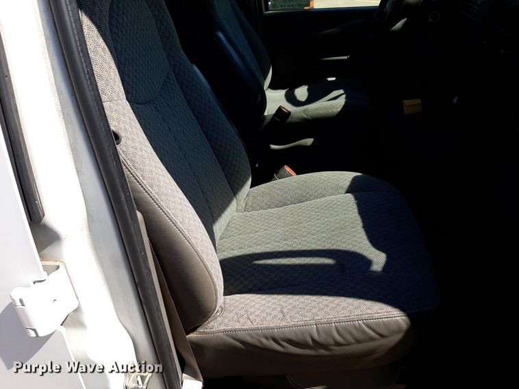 image for item DP2751 2007 Chevrolet  Express 2500 van