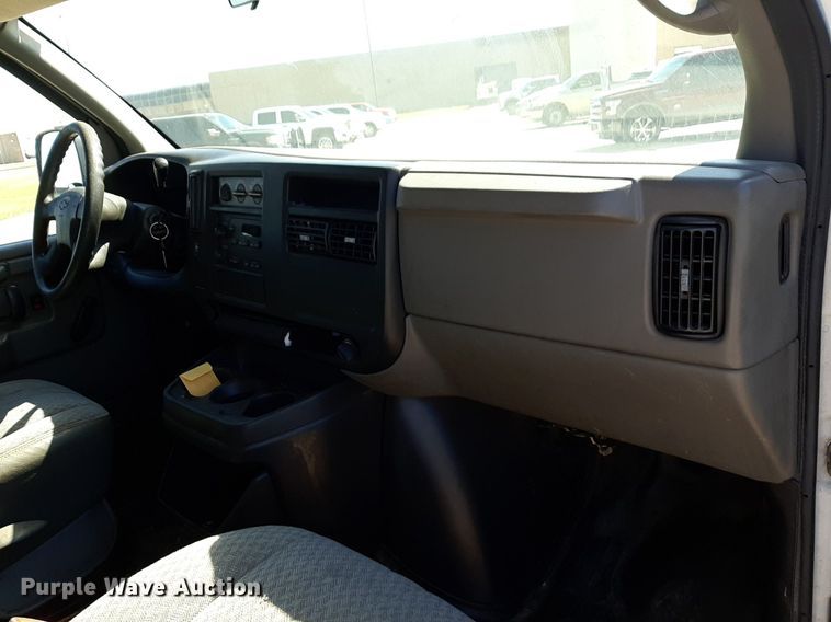 image for item DP2751 2007 Chevrolet  Express 2500 van