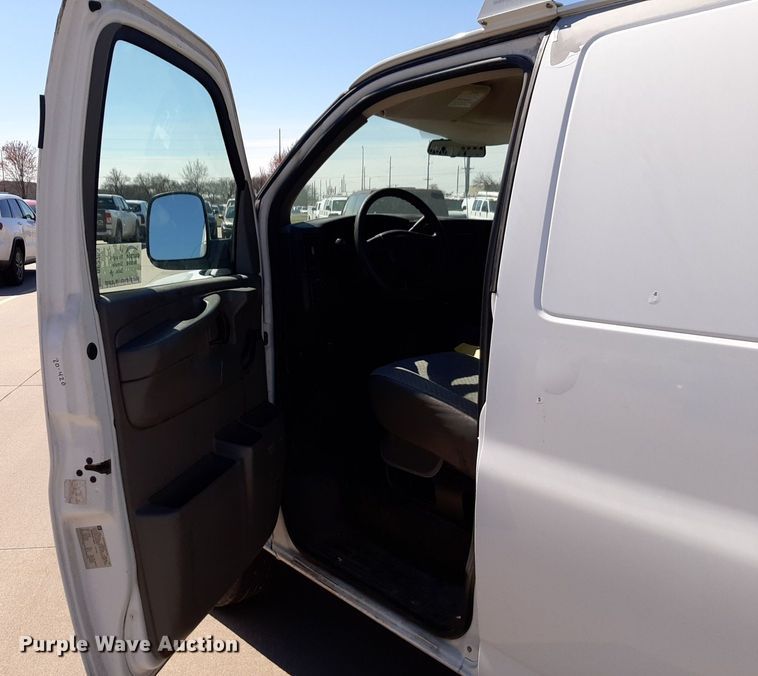 image for item DP2753 2007 Chevrolet Express 2500 van