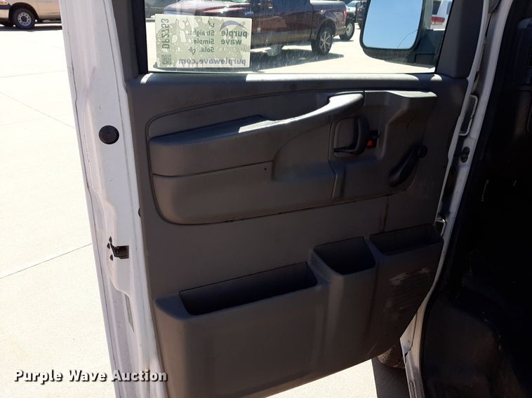 image for item DP2753 2007 Chevrolet Express 2500 van