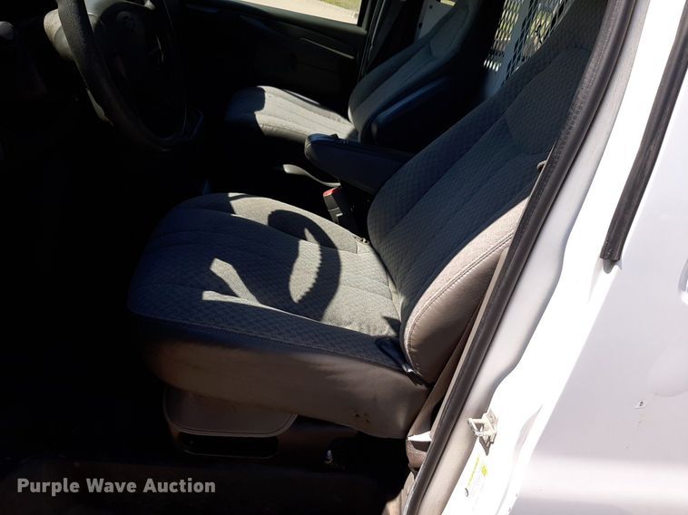image for item DP2753 2007 Chevrolet Express 2500 van