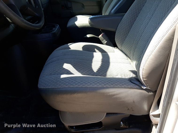 image for item DP2753 2007 Chevrolet Express 2500 van