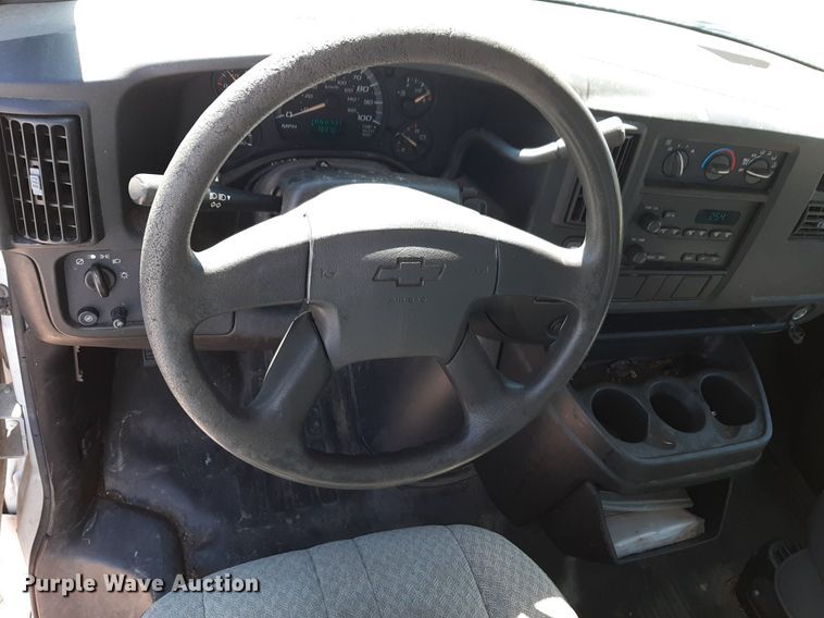 image for item DP2753 2007 Chevrolet Express 2500 van