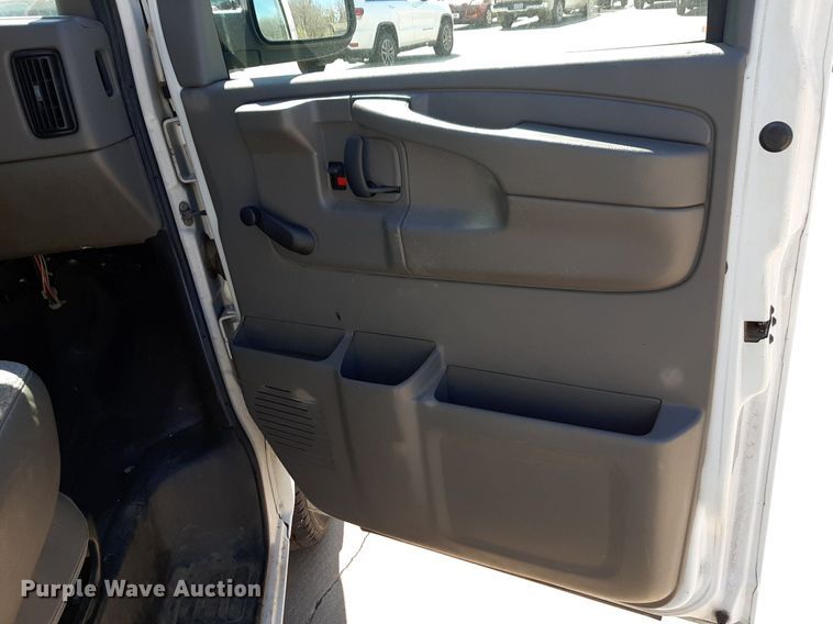 image for item DP2753 2007 Chevrolet Express 2500 van